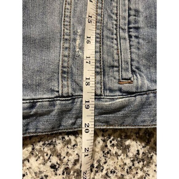 H&M Women’s Jean Jacket Size 10 Blue Distressed Denim Button Up Casual - Picture 9 of 11